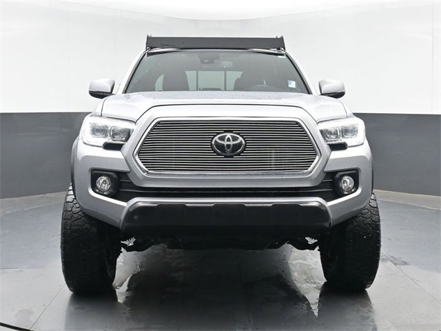 Used 2021 Toyota Tacoma TRD Off-Road image 3