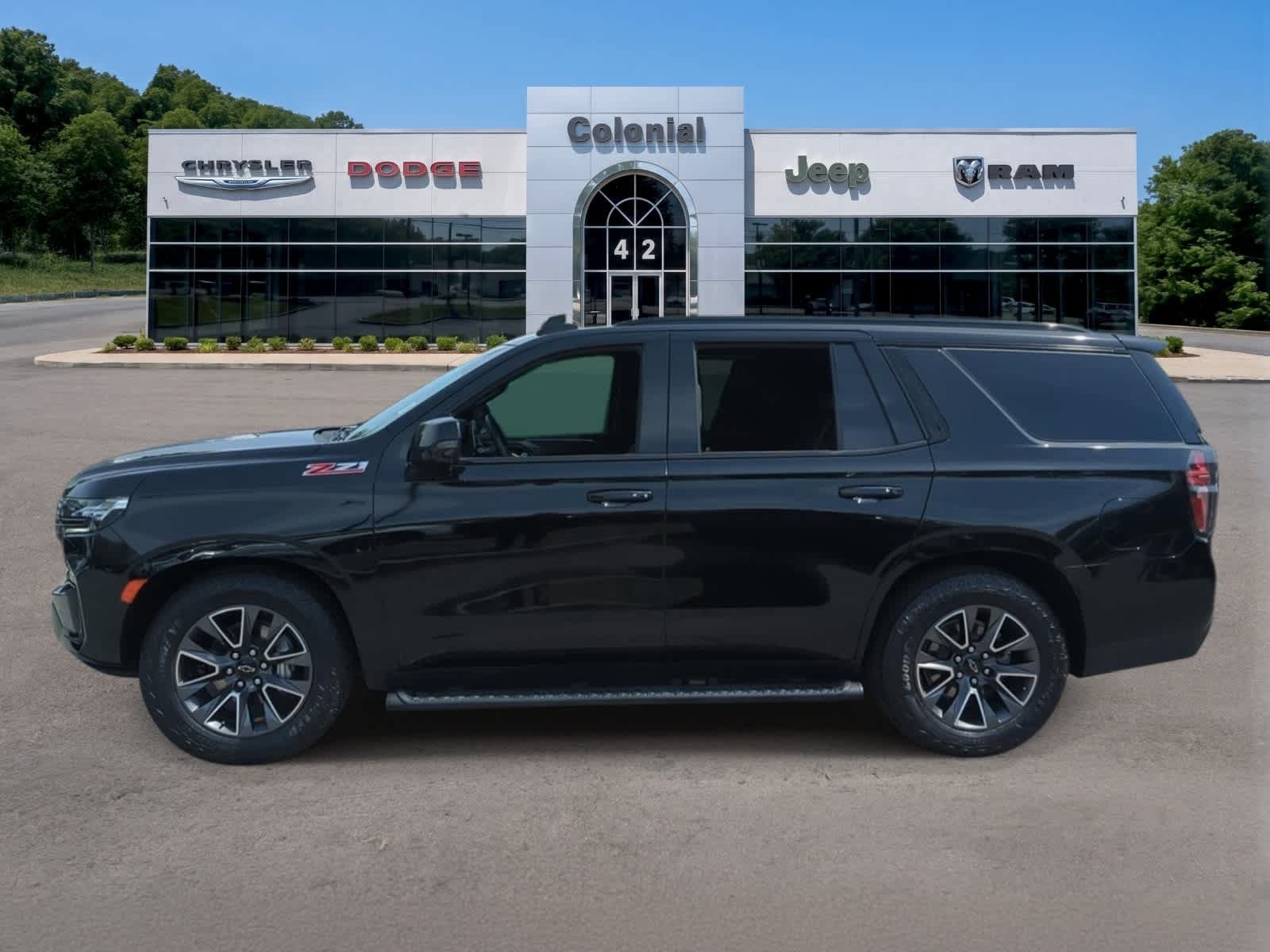 Used 2023 Chevrolet Tahoe Z71 w/ Z71 Off-Road Package AWD/4WD image 3