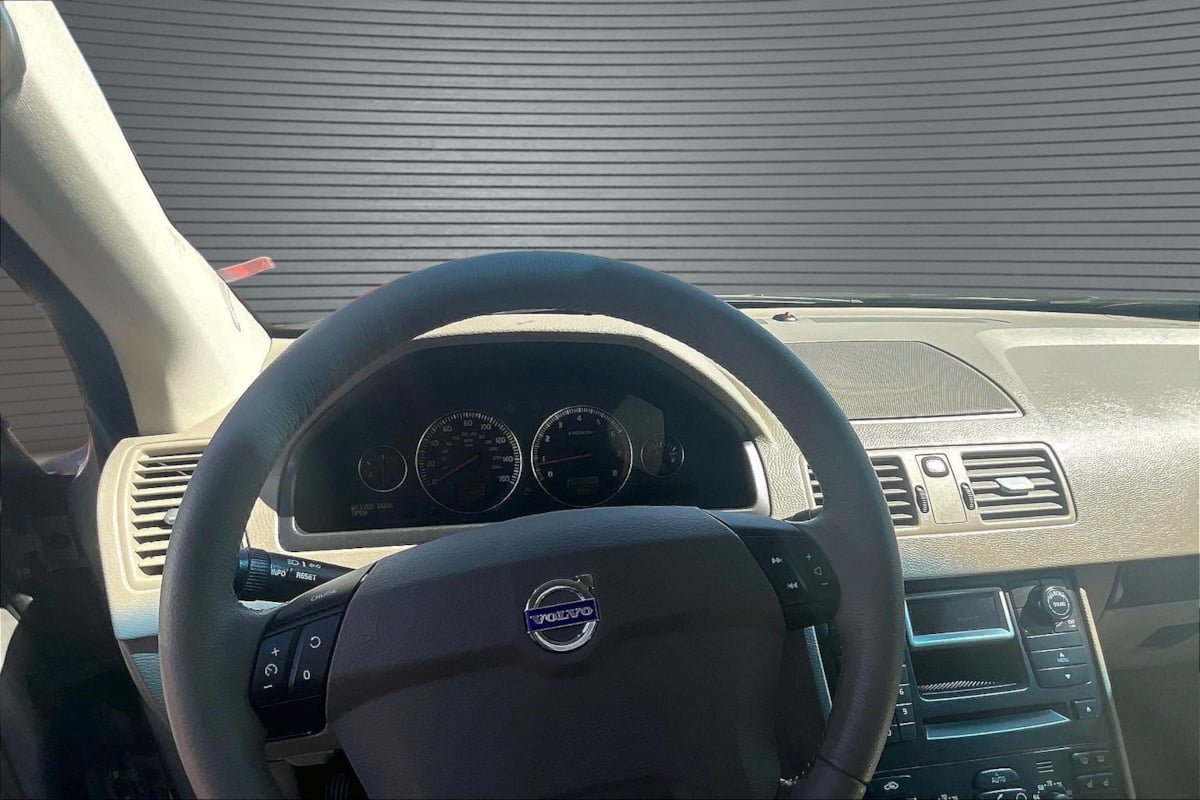Used 2005 Volvo XC90 2.5T AWD/4WD image 8