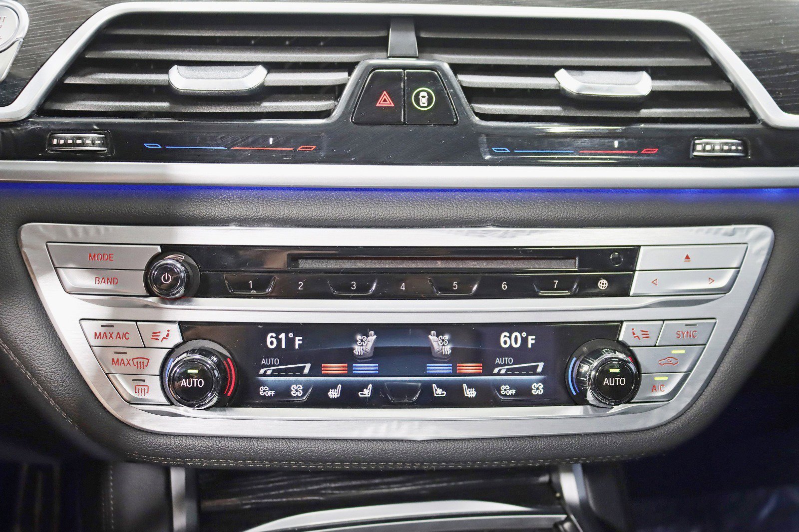 Used 2020 BMW 750i xDrive w/ Executive Package AWD/4WD image 28