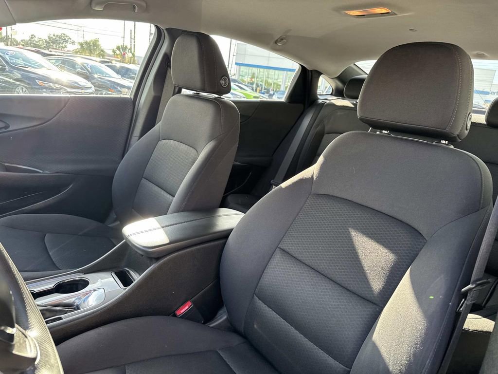 Used 2021 Chevrolet Malibu LT image 17