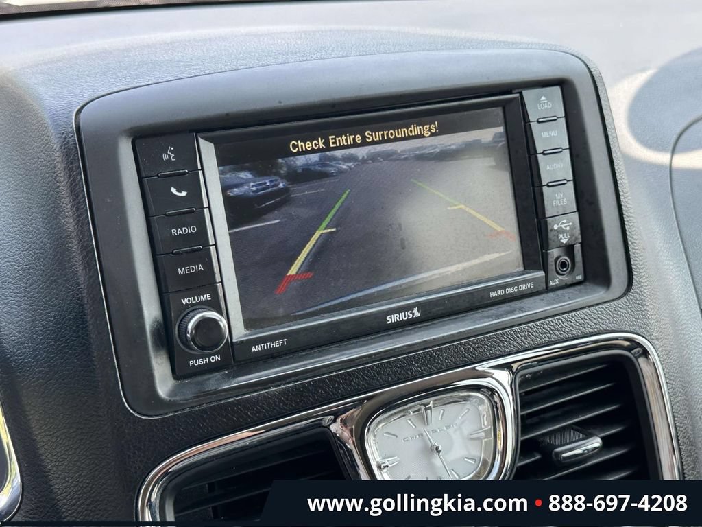 Used 2012 Chrysler Town & Country Touring FWD image 24