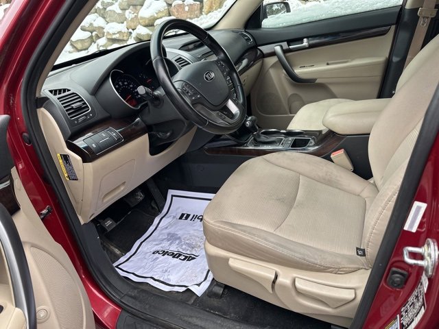 Used 2015 Kia Sorento LX image 15