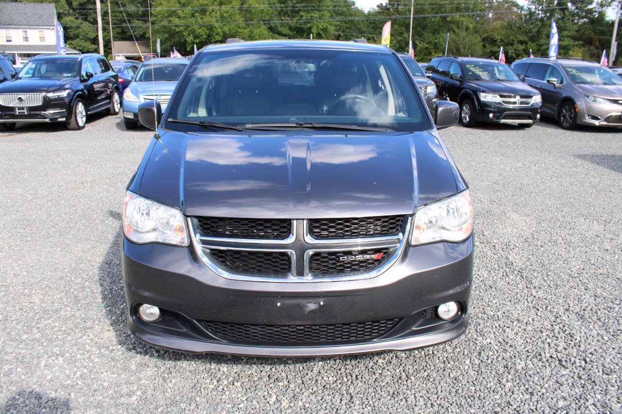 Used 2018 Dodge Grand Caravan SXT FWD image 3