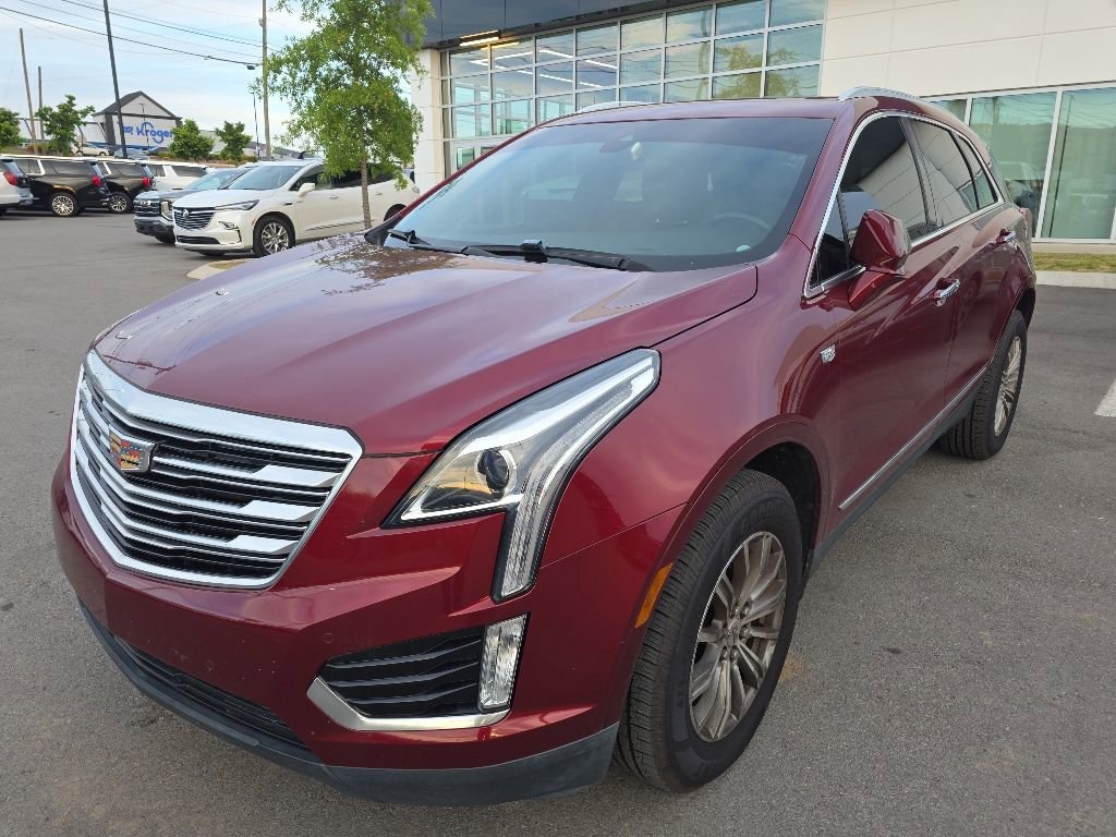 Used 2017 Cadillac XT5 Luxury w/ Driver Awareness Package FWD image 5