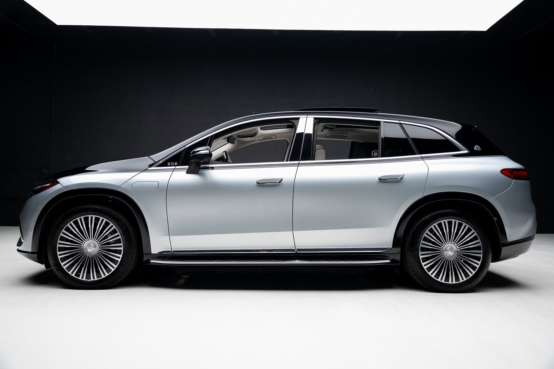 Used 2024 Mercedes-Benz Maybach EQS 680 4MATIC image 16