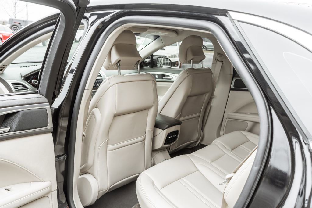 Used 2019 Lincoln MKZ Premiere image 34