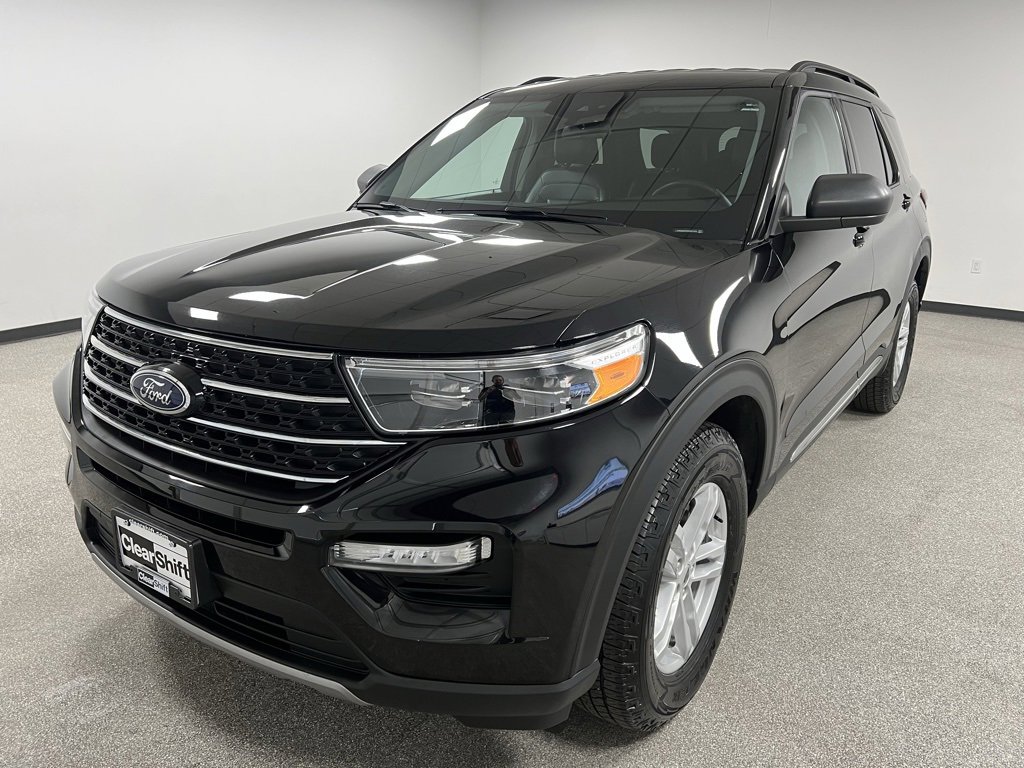 Used 2024 Ford Explorer XLT w/ Equipment Group 202A image 5
