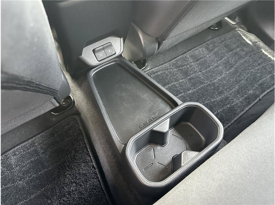 Used 2025 Nissan Leaf S FWD image 17