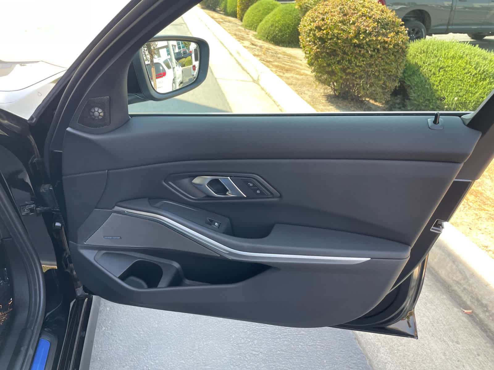 New 2025 BMW 330i Sedan w/ Convenience Package image 17