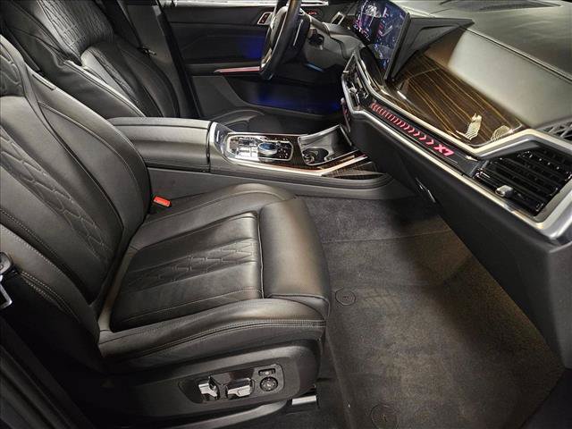 Used 2024 BMW X7 xDrive40i AWD/4WD image 21