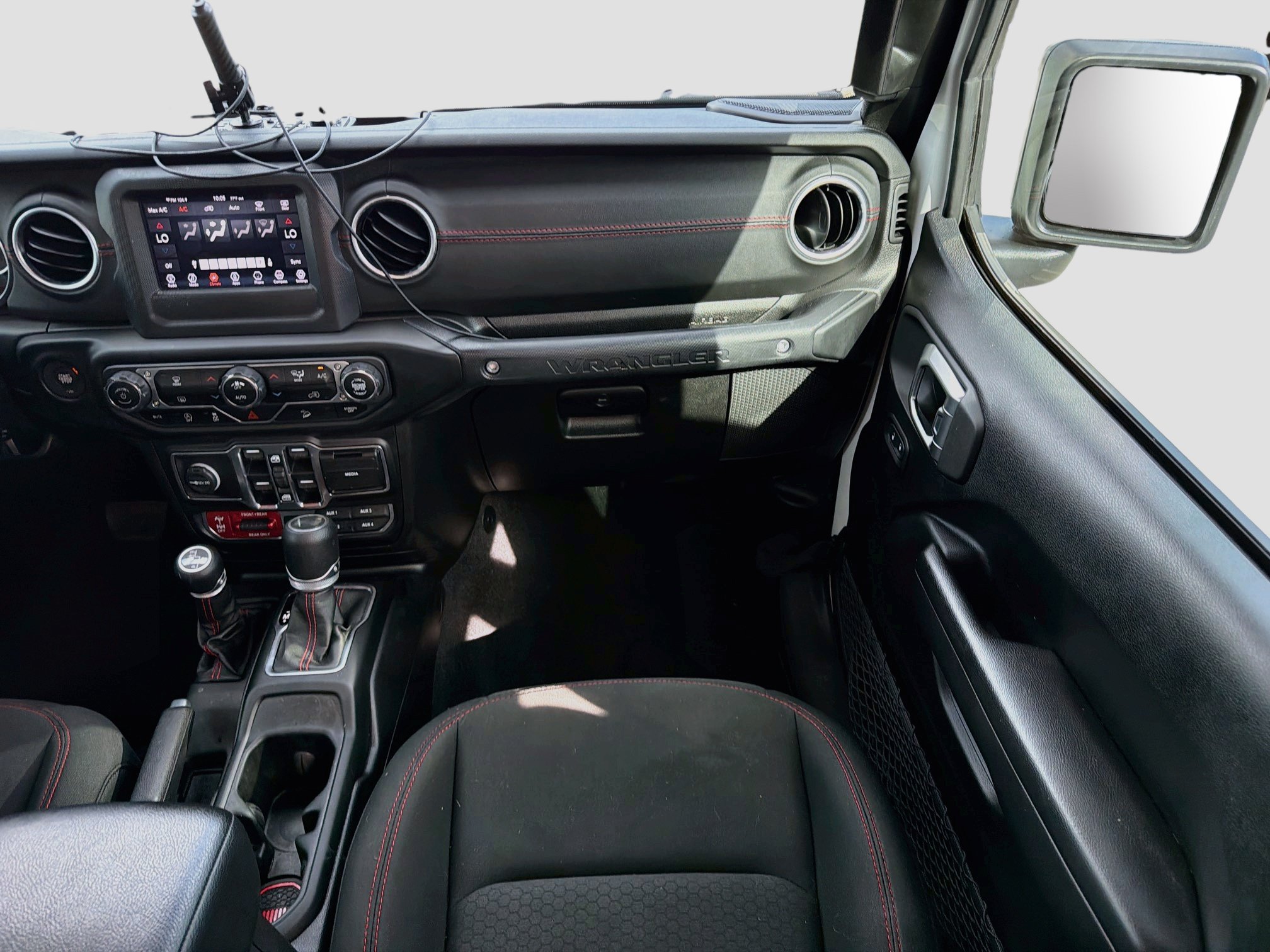 Used 2020 Jeep Wrangler Unlimited Rubicon w/ Quick Order Package 28Y Recon AWD/4WD image 17