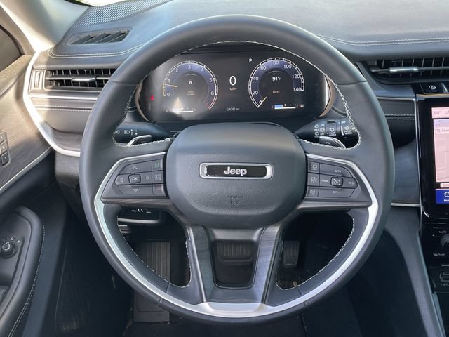 Used 2024 Jeep Grand Cherokee Limited w/ Black Appearance Package RWD image 12