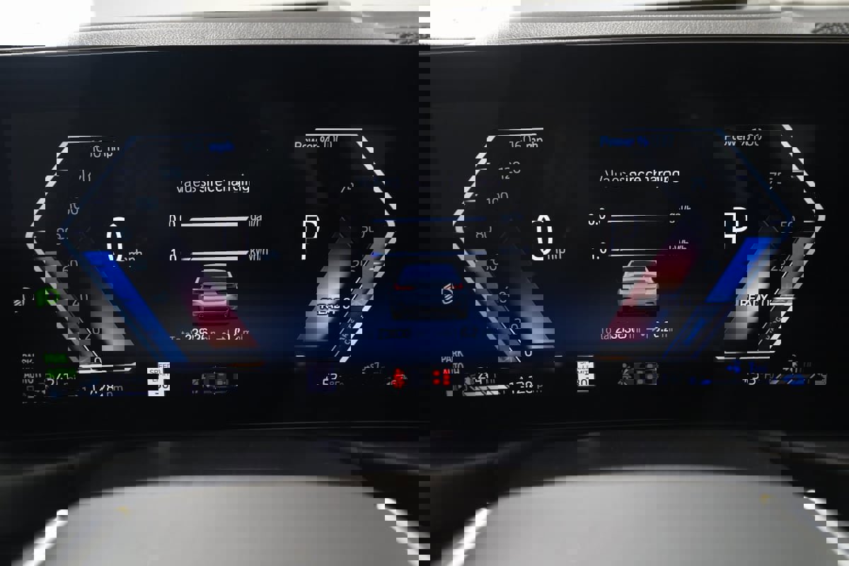 Used 2023 BMW 330e xDrive w/ Premium Package image 19