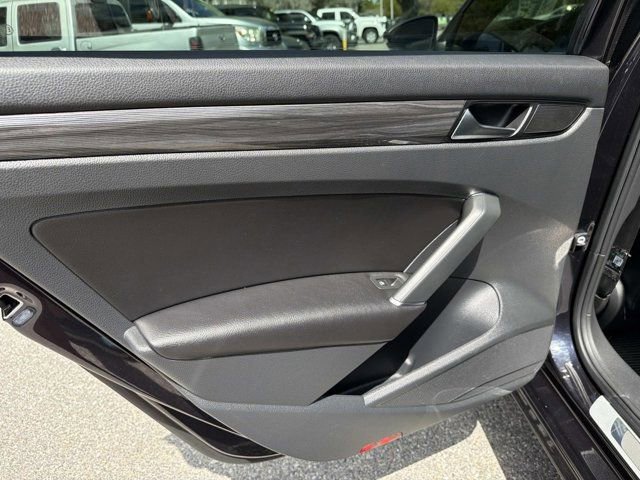 Used 2020 Volkswagen Passat 2.0T R-Line FWD image 13