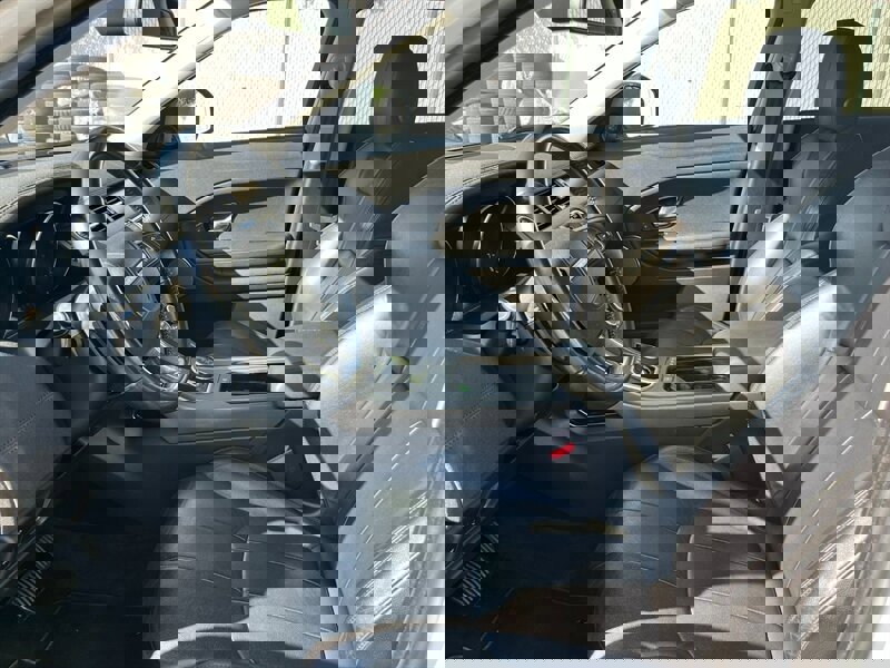 Used 2018 Land Rover Range Rover Evoque SE image 18