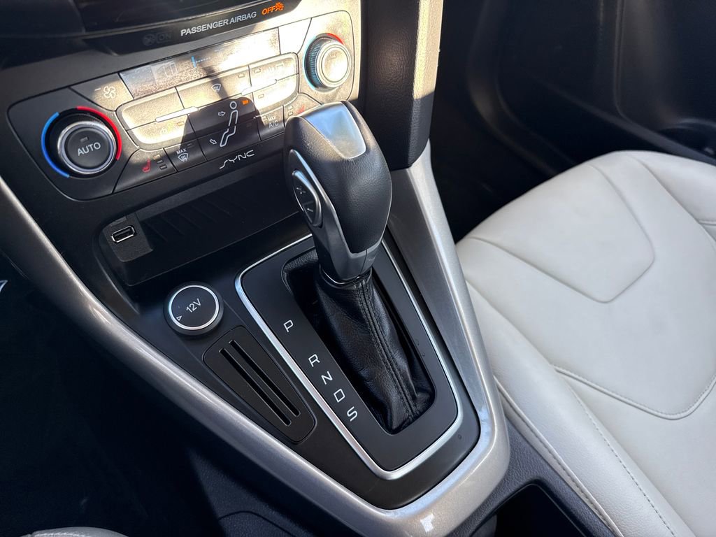 Used 2015 Ford Focus Titanium image 22