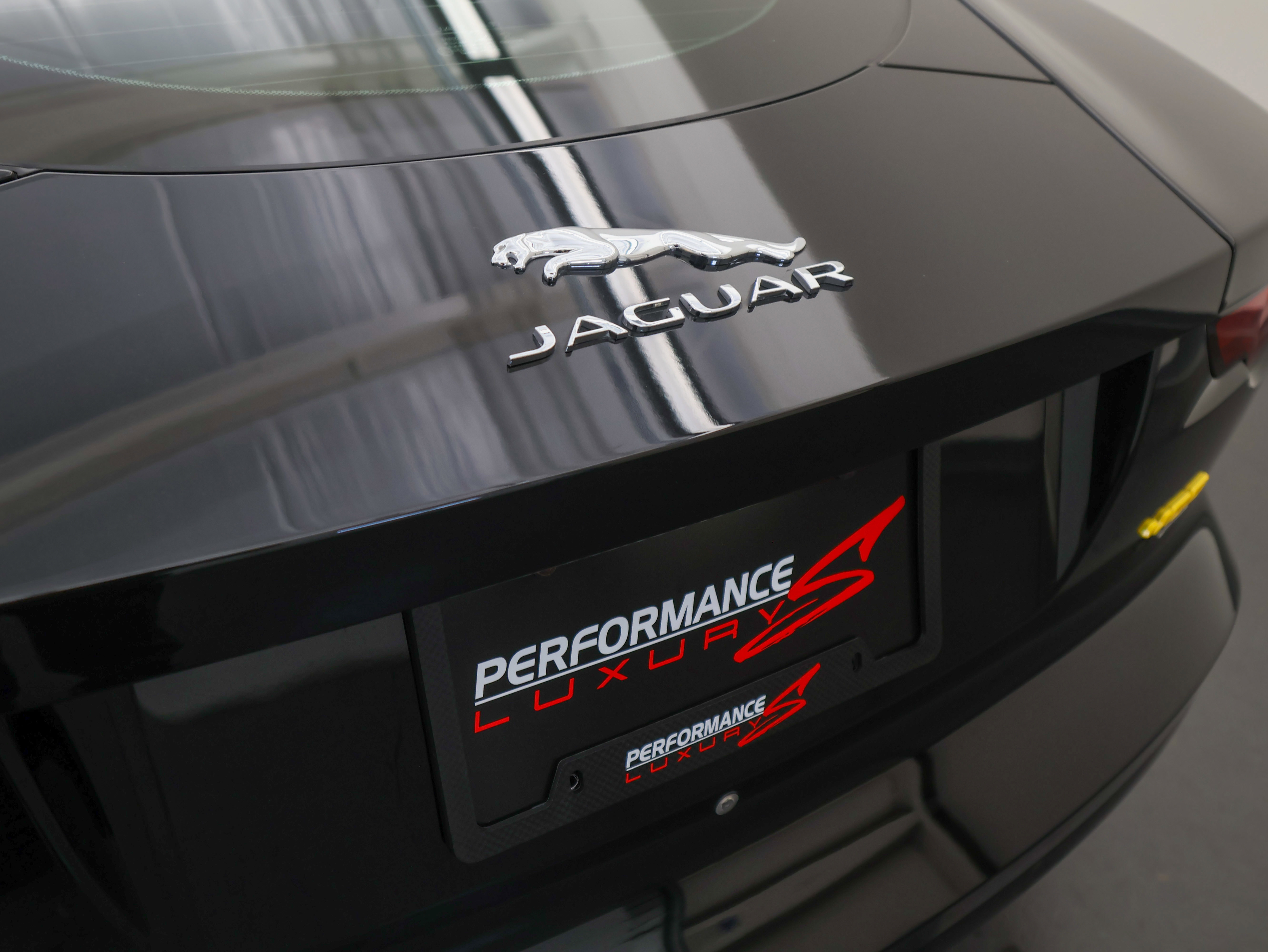 Used 2018 Jaguar F-TYPE 400 Sport image 39