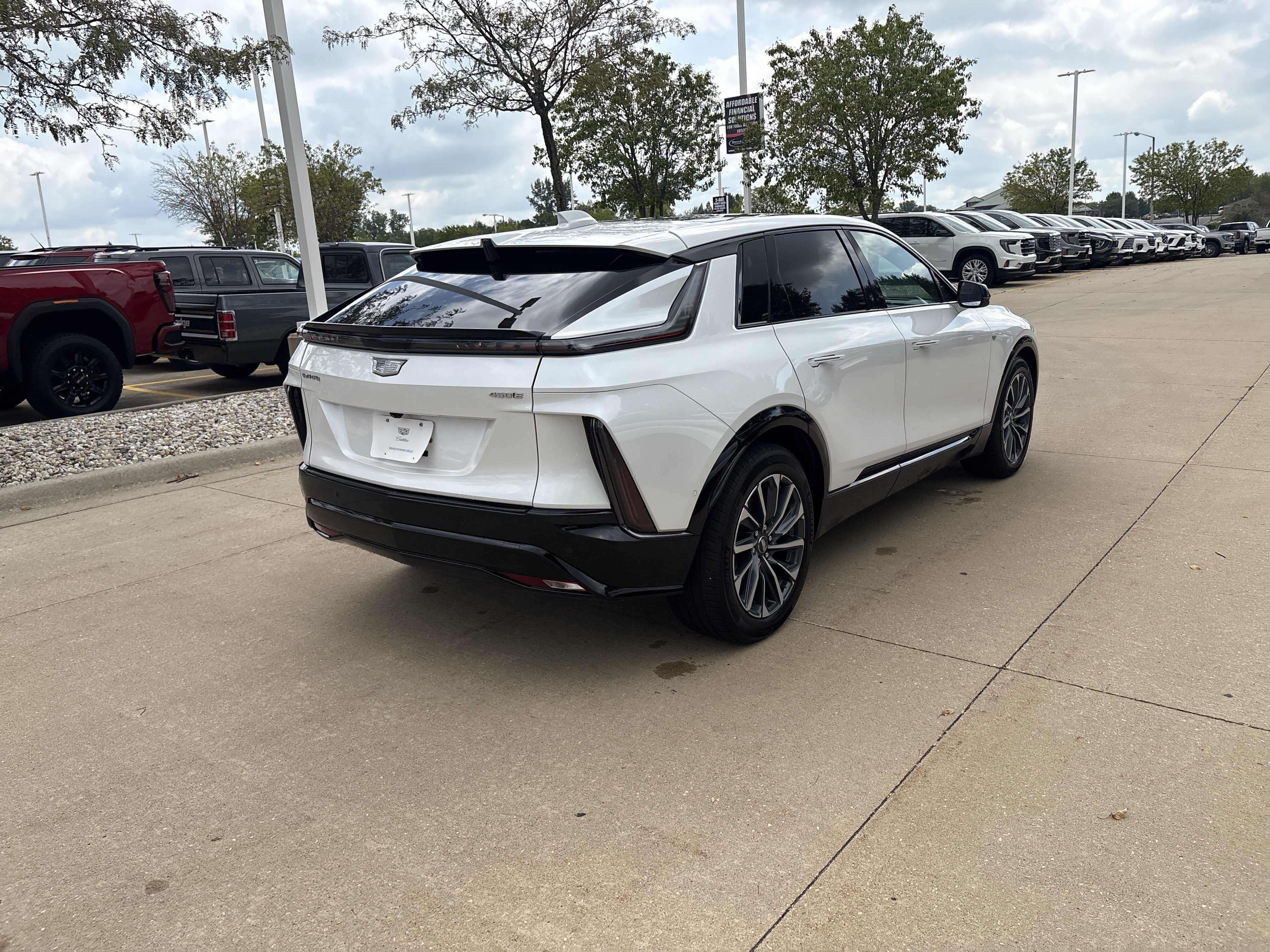 Used 2024 Cadillac Lyriq Sport w/ LPO, Floor Liner Package AWD/4WD image 8
