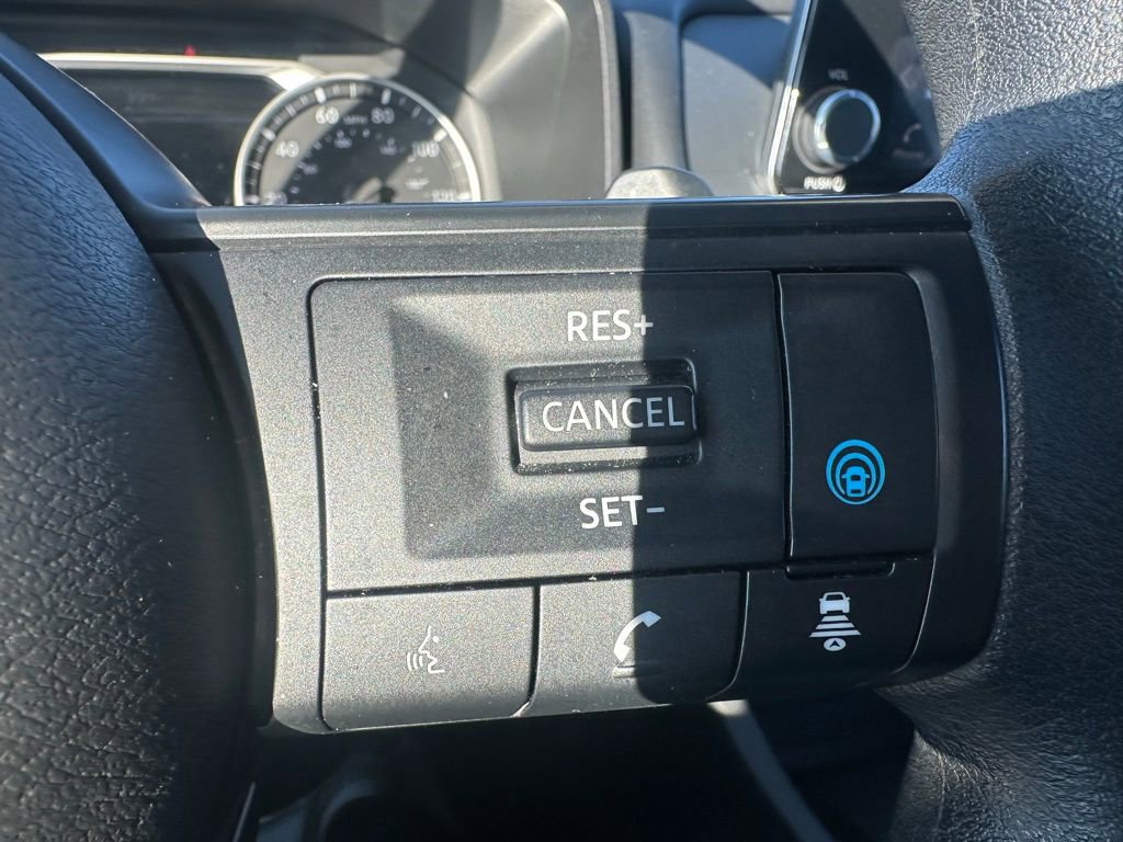 Used 2024 Nissan Rogue SV image 11