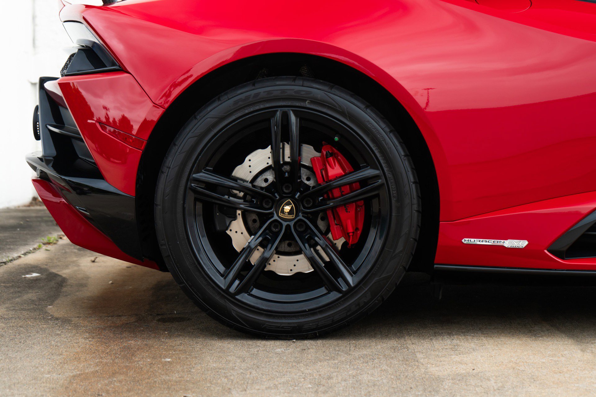 Used 2021 Lamborghini Huracan EVO RWD image 31