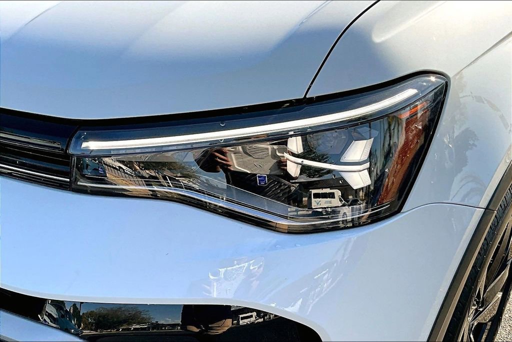 New 2026 Volkswagen Taos SE image 28