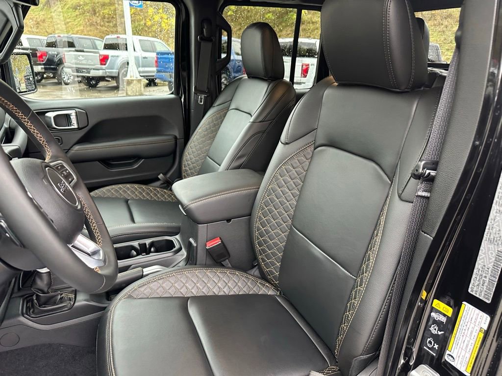 Used 2022 Jeep Gladiator Overland image 12