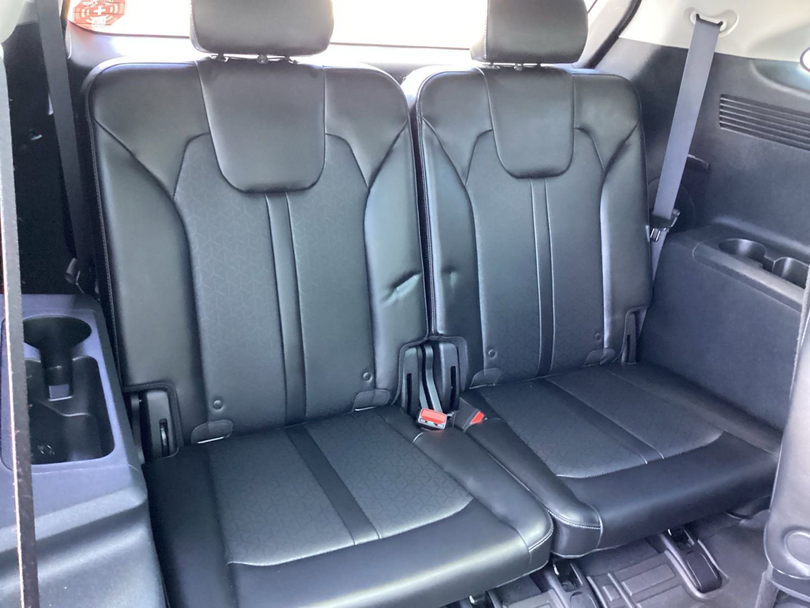 Used 2022 Kia Sorento EX w/ Panoramic Sunroof Package image 22