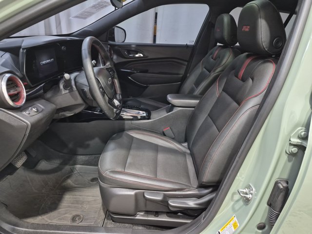 Used 2024 Chevrolet Trax RS w/ Sunroof Package FWD image 12