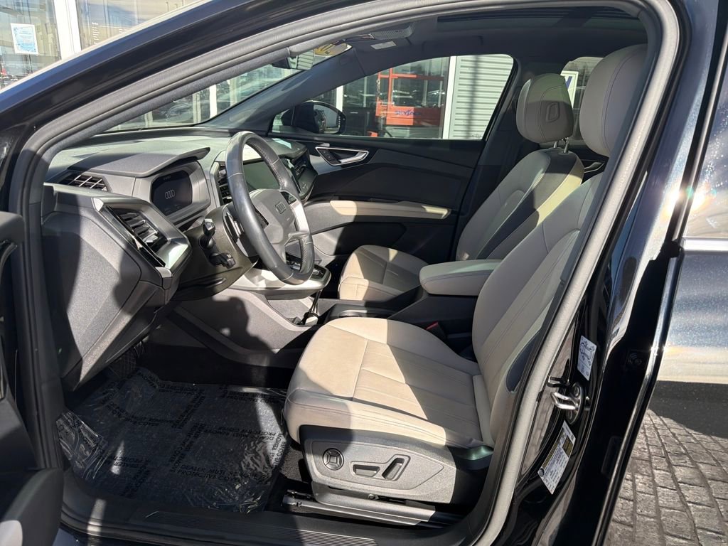 Used 2024 Audi Q4 e-tron Premium Plus image 9