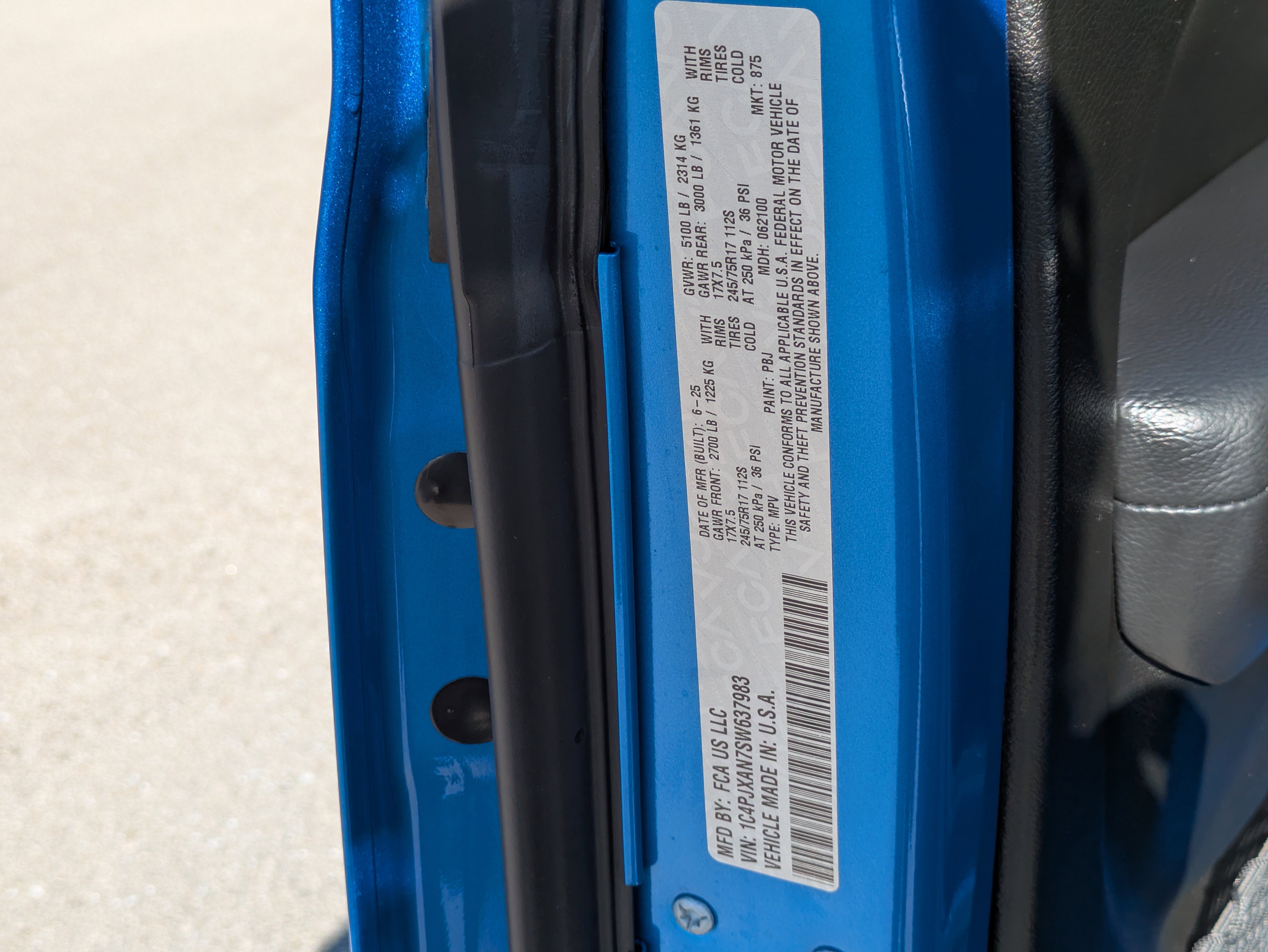 Used 2025 Jeep Wrangler Sport image 31