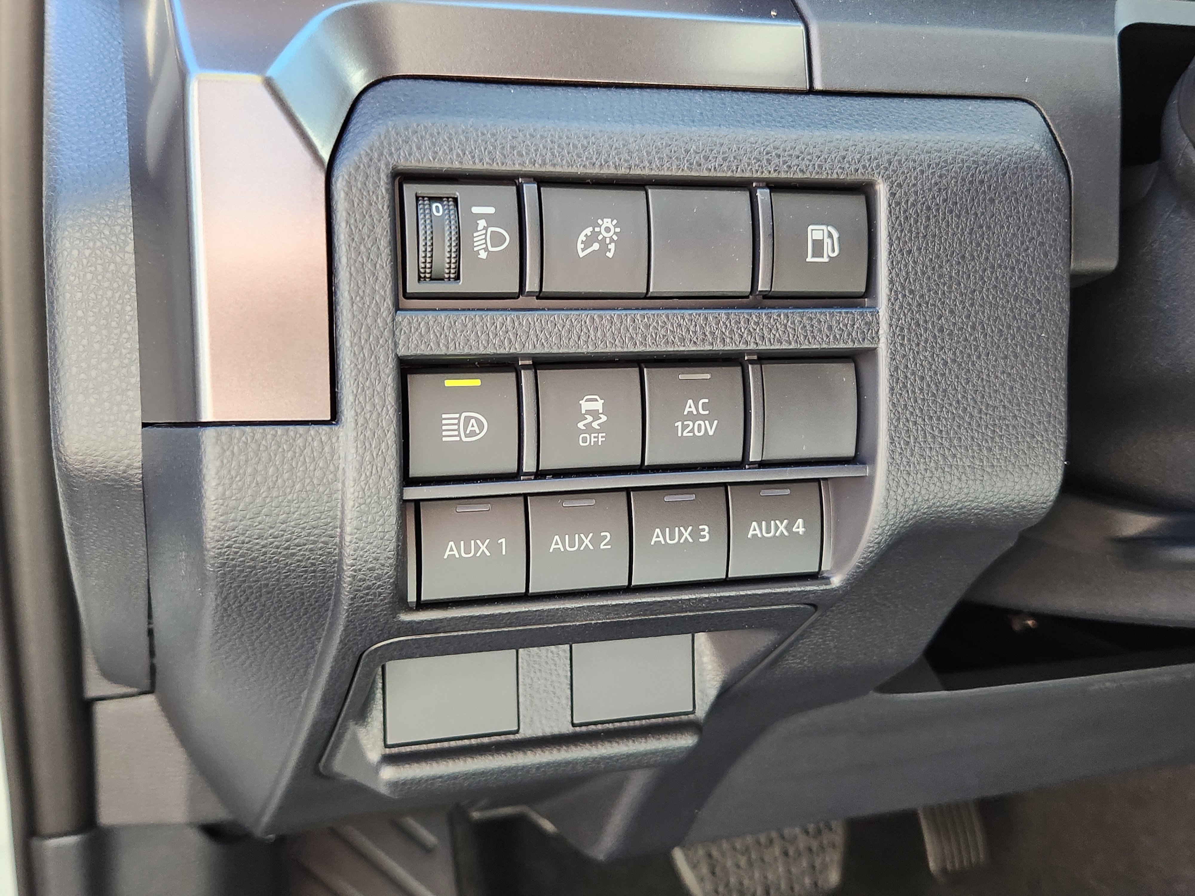 Certified 2025 Toyota 4Runner TRD Off-Road image 25