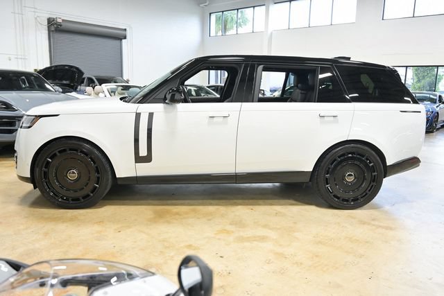 Used 2026 Land Rover Range Rover Long Wheelbase SE AWD/4WD image 3