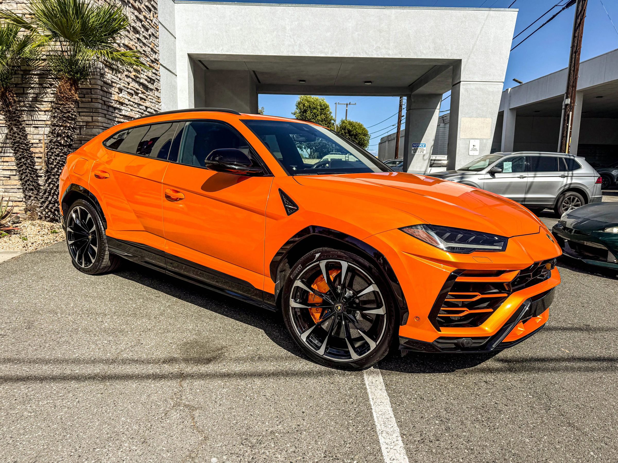 Used 2021 Lamborghini Urus image 1