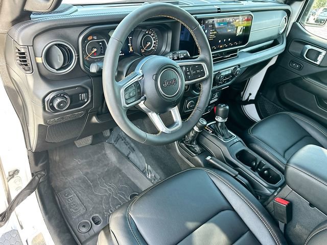Used 2024 Jeep Wrangler Sahara w/ Dual Top Group AWD/4WD image 9