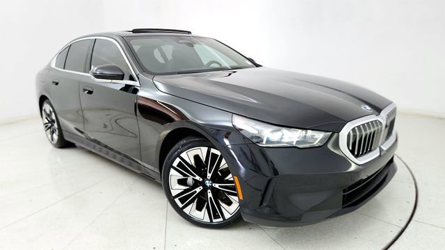 Used 2026 BMW 530i RWD image 1