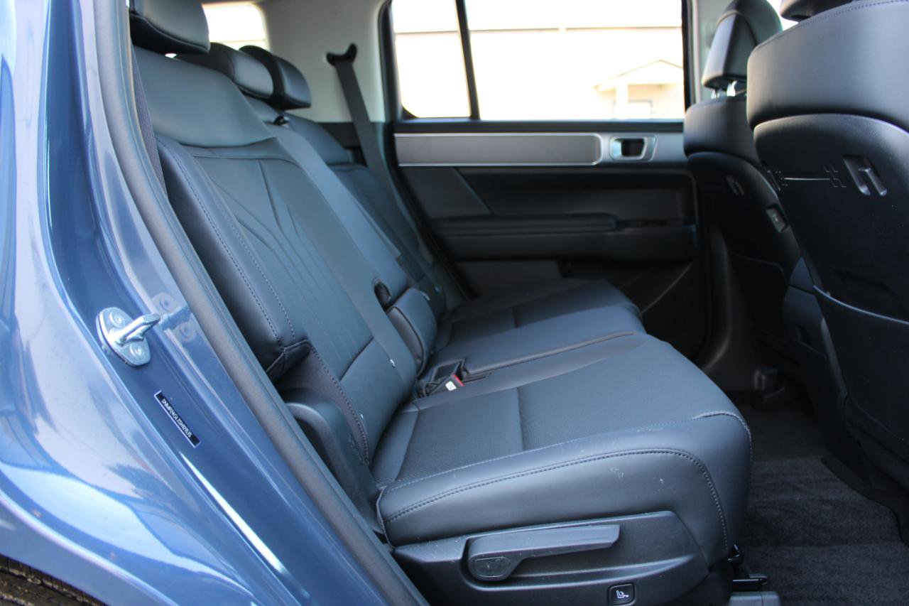 Used 2025 Hyundai Santa Fe SEL image 41