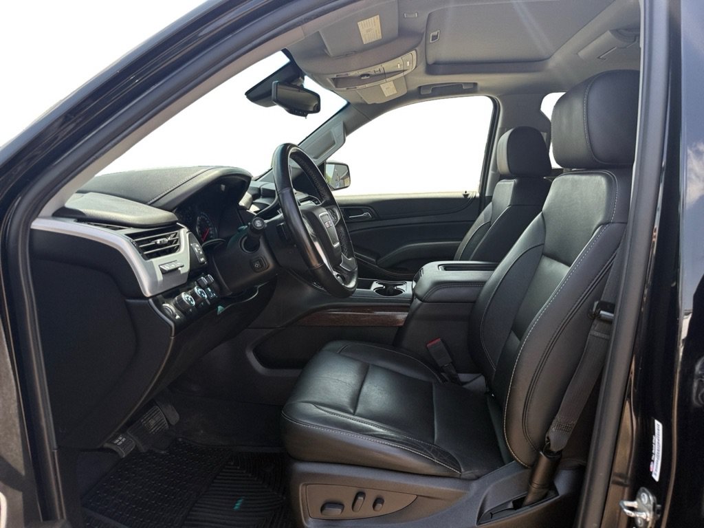 Used 2019 GMC Yukon SLT w/ Graphite Performance Edition AWD/4WD image 9