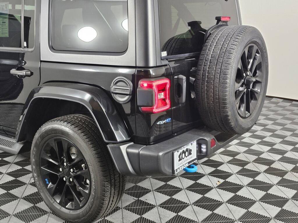 Used 2022 Jeep Wrangler Unlimited Sahara 4xe image 13