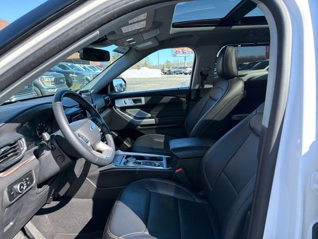Certified 2024 Ford Explorer Limited w/ Limited Technology Package image 9
