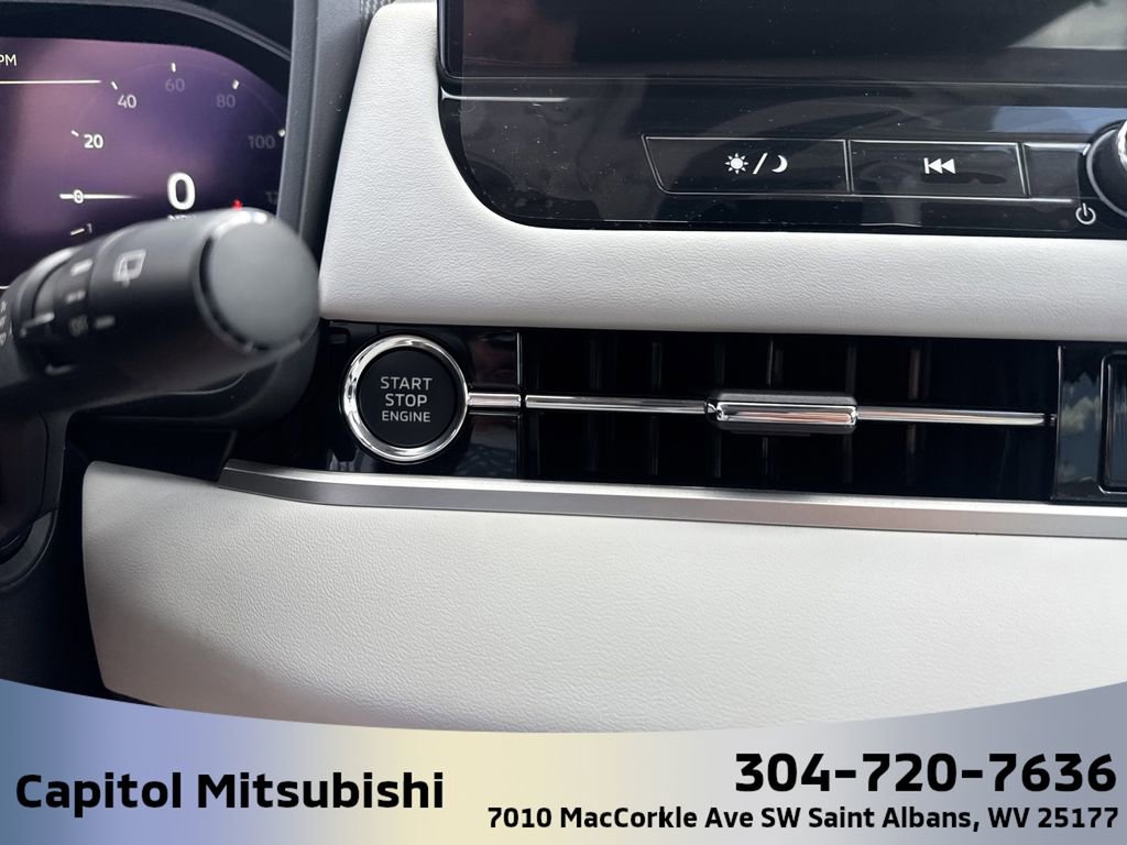 New 2025 Mitsubishi Outlander SEL image 25