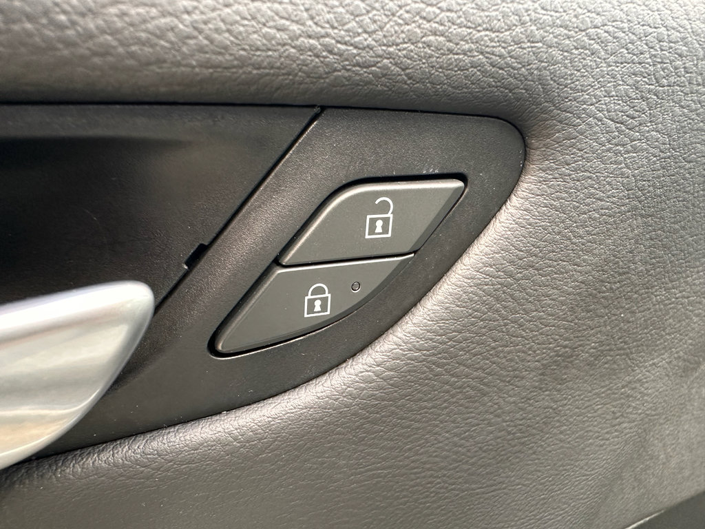 Used 2024 Cadillac XT4 Sport image 11