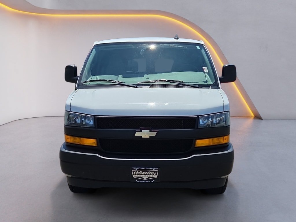 Used 2022 Chevrolet Express 3500 LS RWD image 2