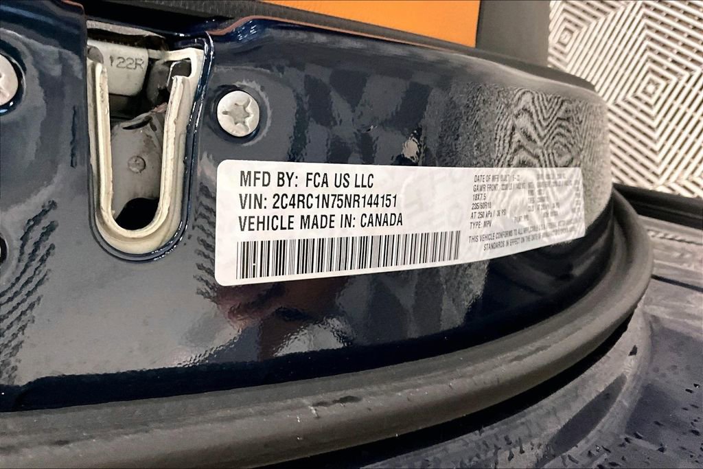 Used 2022 Chrysler Pacifica Pinnacle image 32