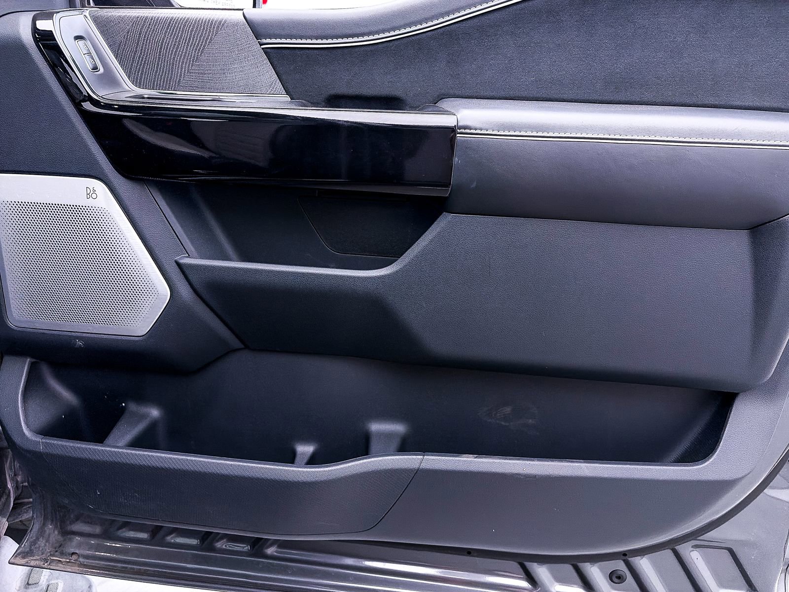 Used 2023 Ford F150 Lightning Platinum AWD/4WD image 39