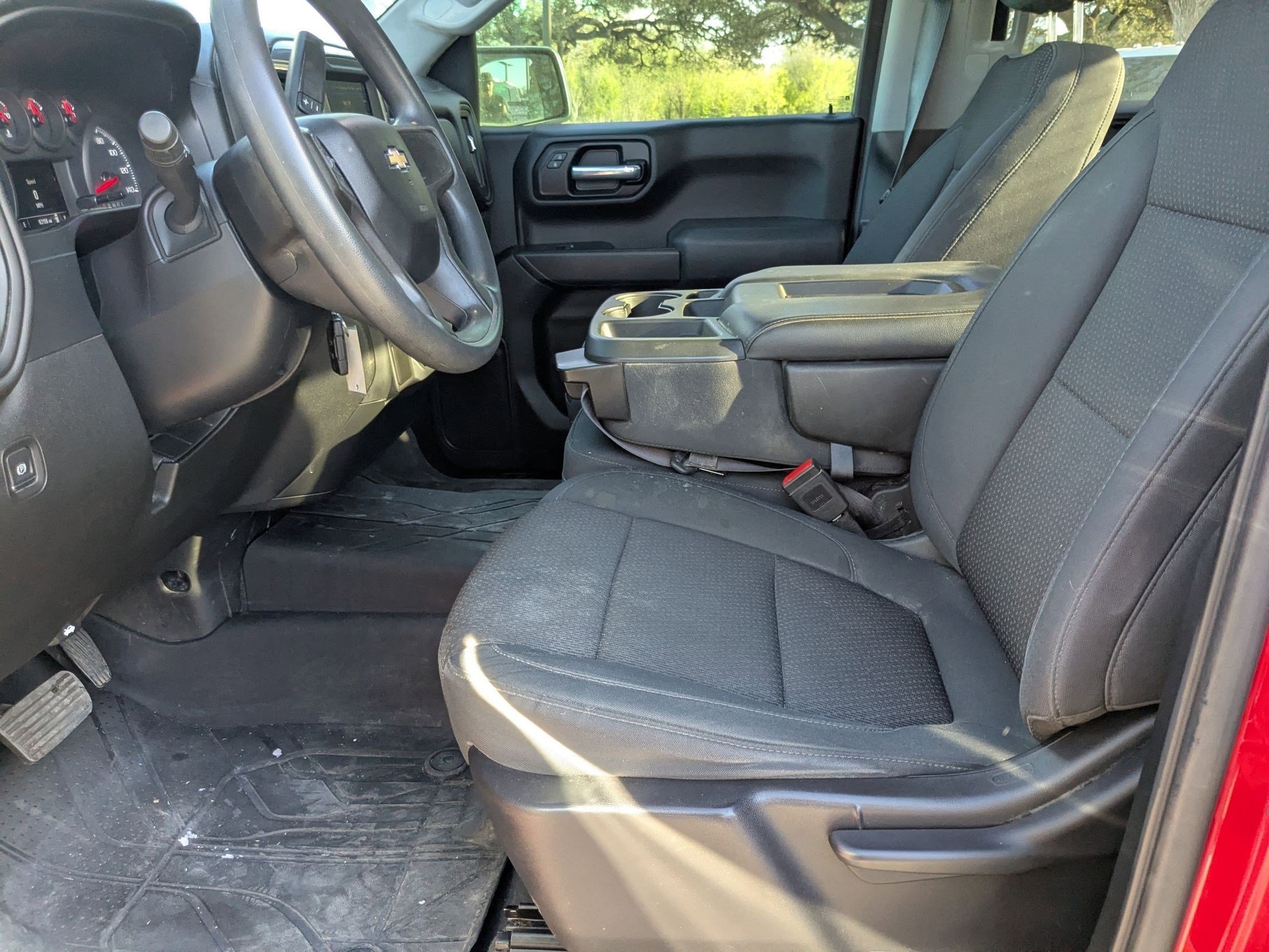 Used 2020 Chevrolet Silverado 1500 Custom w/ Custom Value Package image 9