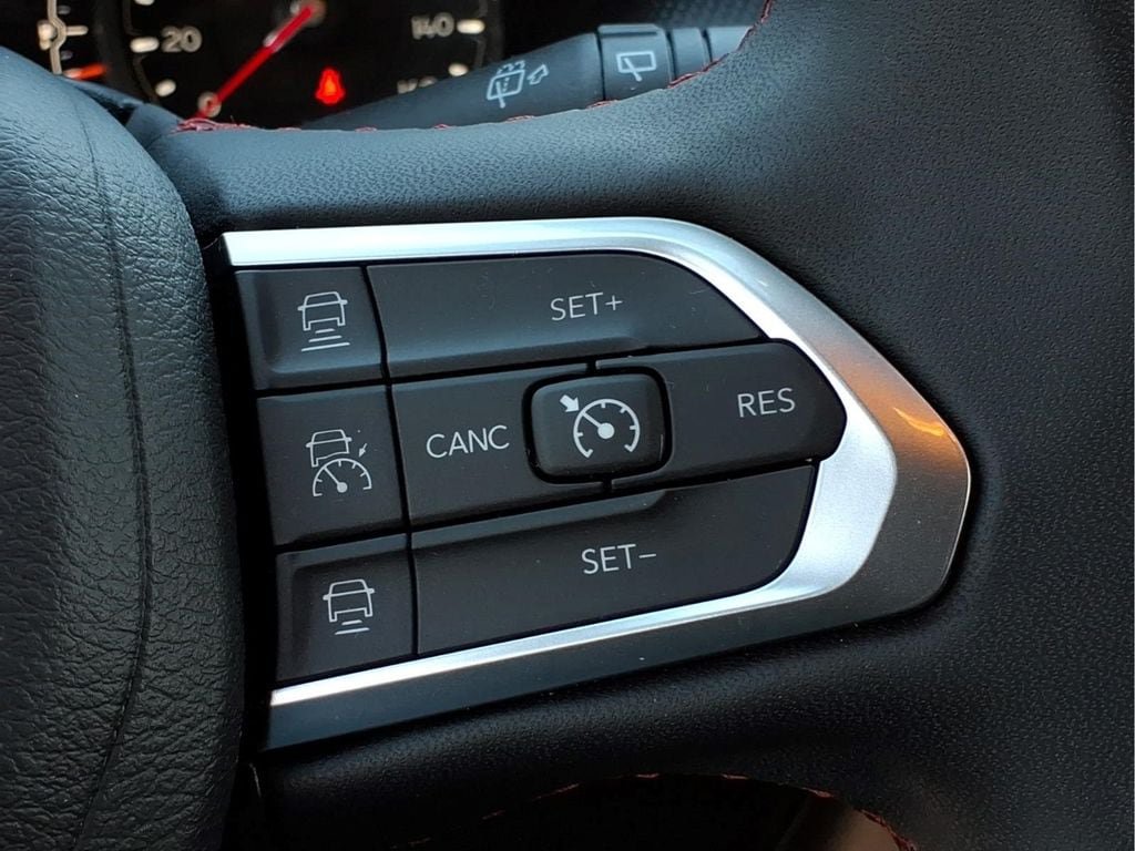 Used 2025 Jeep Compass Trailhawk AWD/4WD image 22
