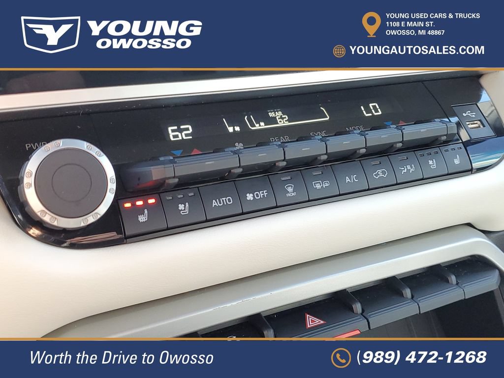 Used 2025 Toyota Sequoia Capstone AWD/4WD image 13