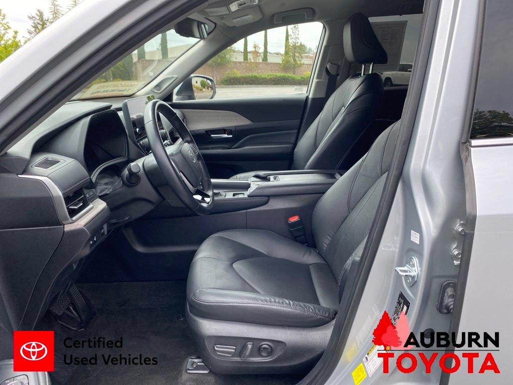Certified 2024 Toyota Grand Highlander AWD image 36