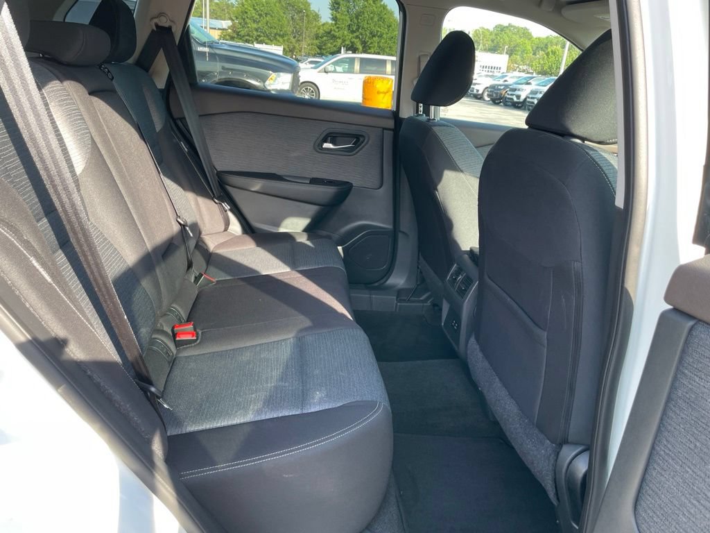 Used 2023 Nissan Rogue SV AWD/4WD image 16